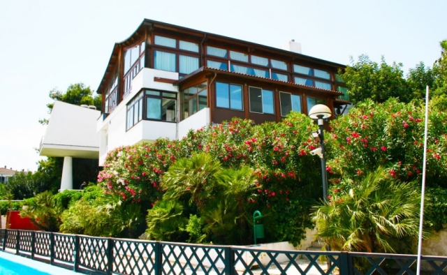 Villa Deade